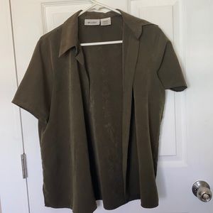 dark green and short sleeve button shirt